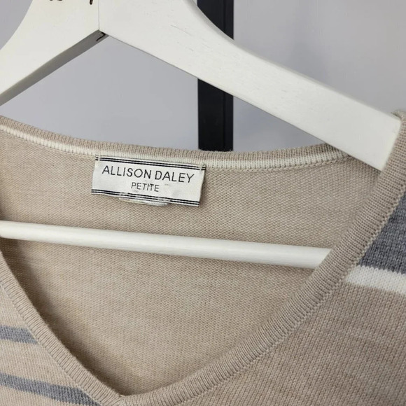 Allison Daley  Top - Picture 3 of 4